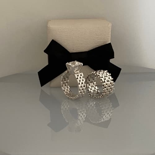 Jewelry showcase 1